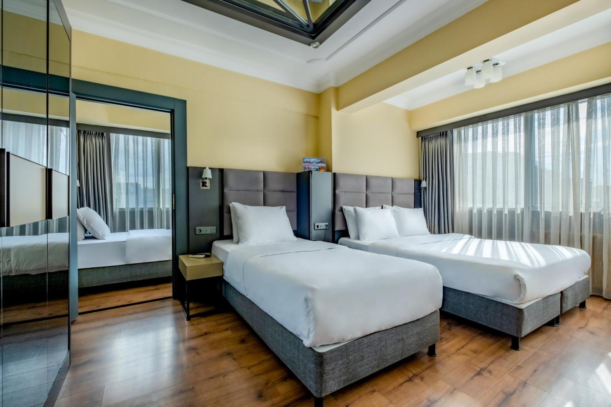 เอฟอาร์ที แอร์ไลน์ โฮเต็ล Hotel Arnavutkoy ภายนอก รูปภาพ